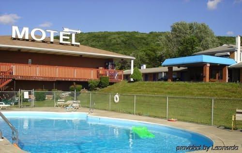 Parkway Inn Vestal Екстериор снимка