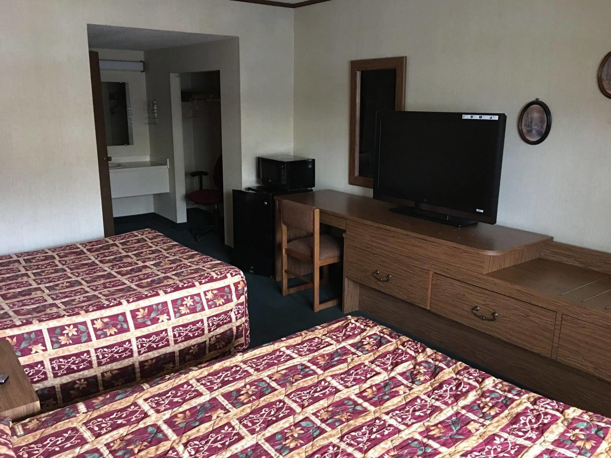 Parkway Inn Vestal Екстериор снимка
