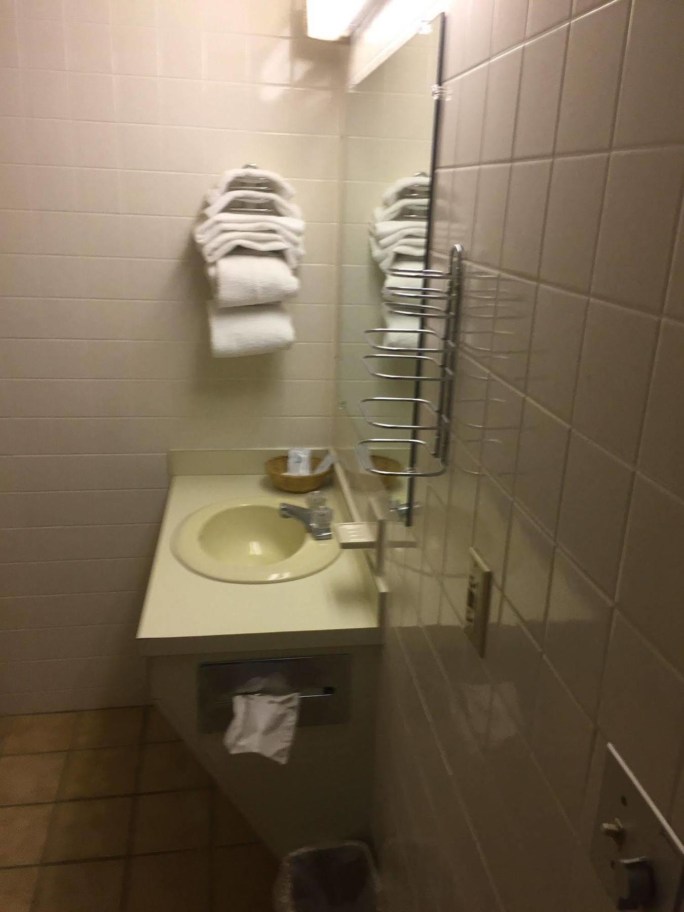 Parkway Inn Vestal Екстериор снимка