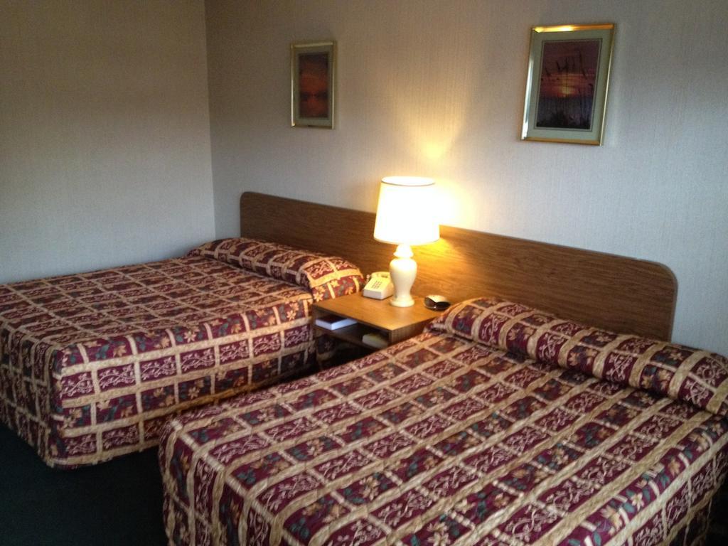 Parkway Inn Vestal Стая снимка